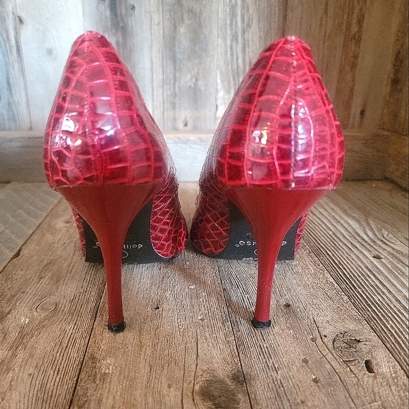 Red heels - Picture 2 of 6